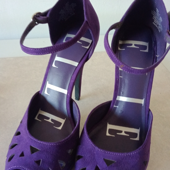 Elle Pumps Woman's Size 8 Med - Picture 2 of 7